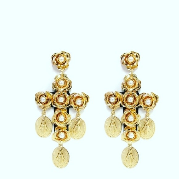 Gold cross statement earrings, women fashion - Picture 3 of 6